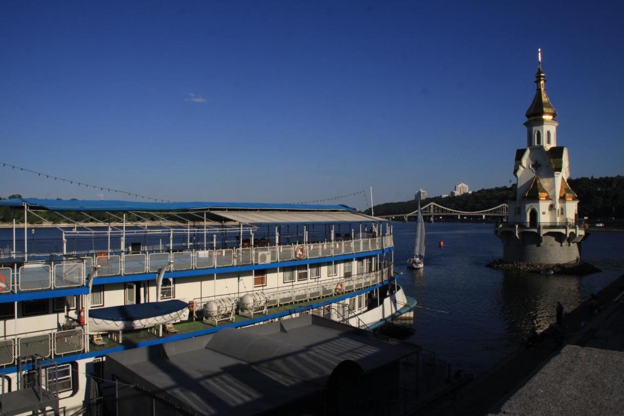 Bogdan Khmelnytskyi Hotel Kiev Luaran gambar