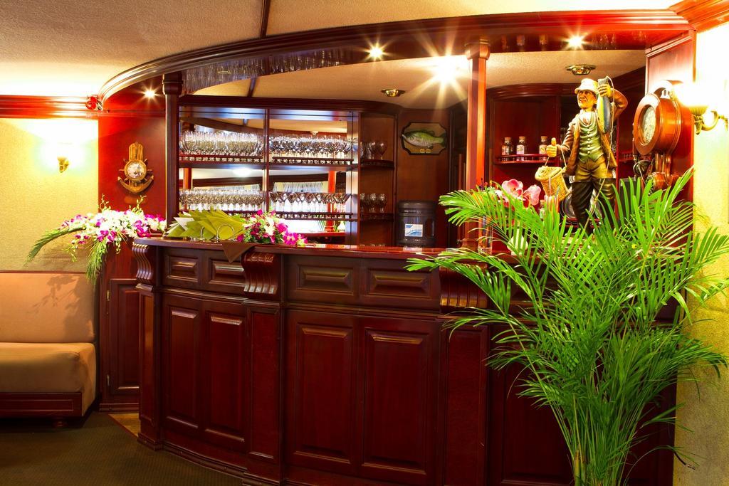 Bogdan Khmelnytskyi Hotel Kiev Luaran gambar