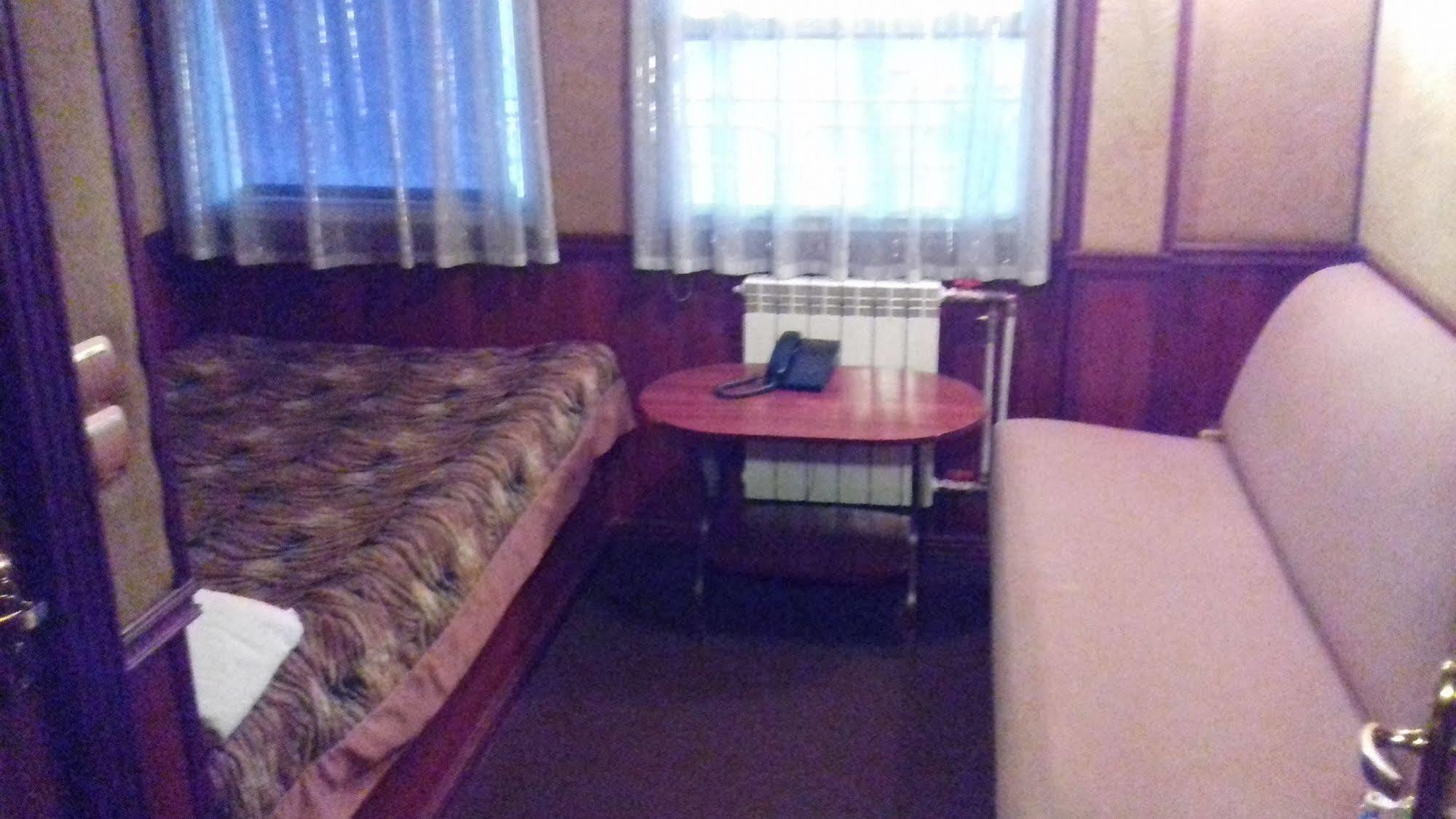Bogdan Khmelnytskyi Hotel Kiev Luaran gambar