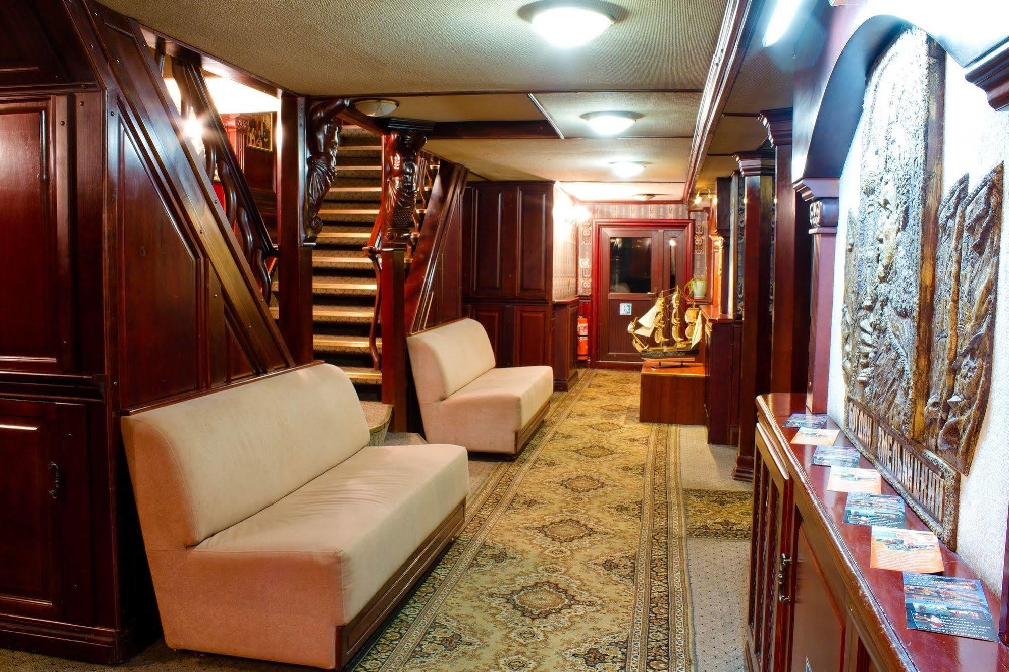 Bogdan Khmelnytskyi Hotel Kiev Luaran gambar