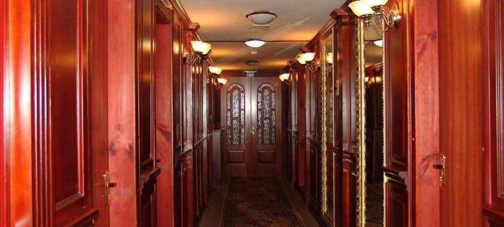 Bogdan Khmelnytskyi Hotel Kiev Luaran gambar